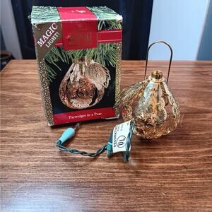 Hallmark Partridge in a Pear Tree Gold Magic Light Ornament 1999